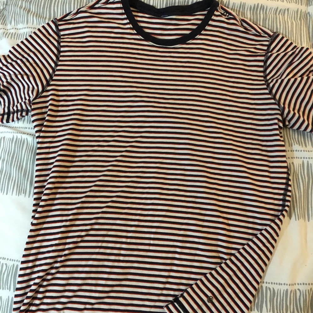 Lululemon tee